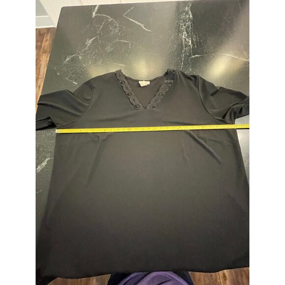 Roaman's Black v neck blouse with lace detail 28W - Picture 5 of 10
